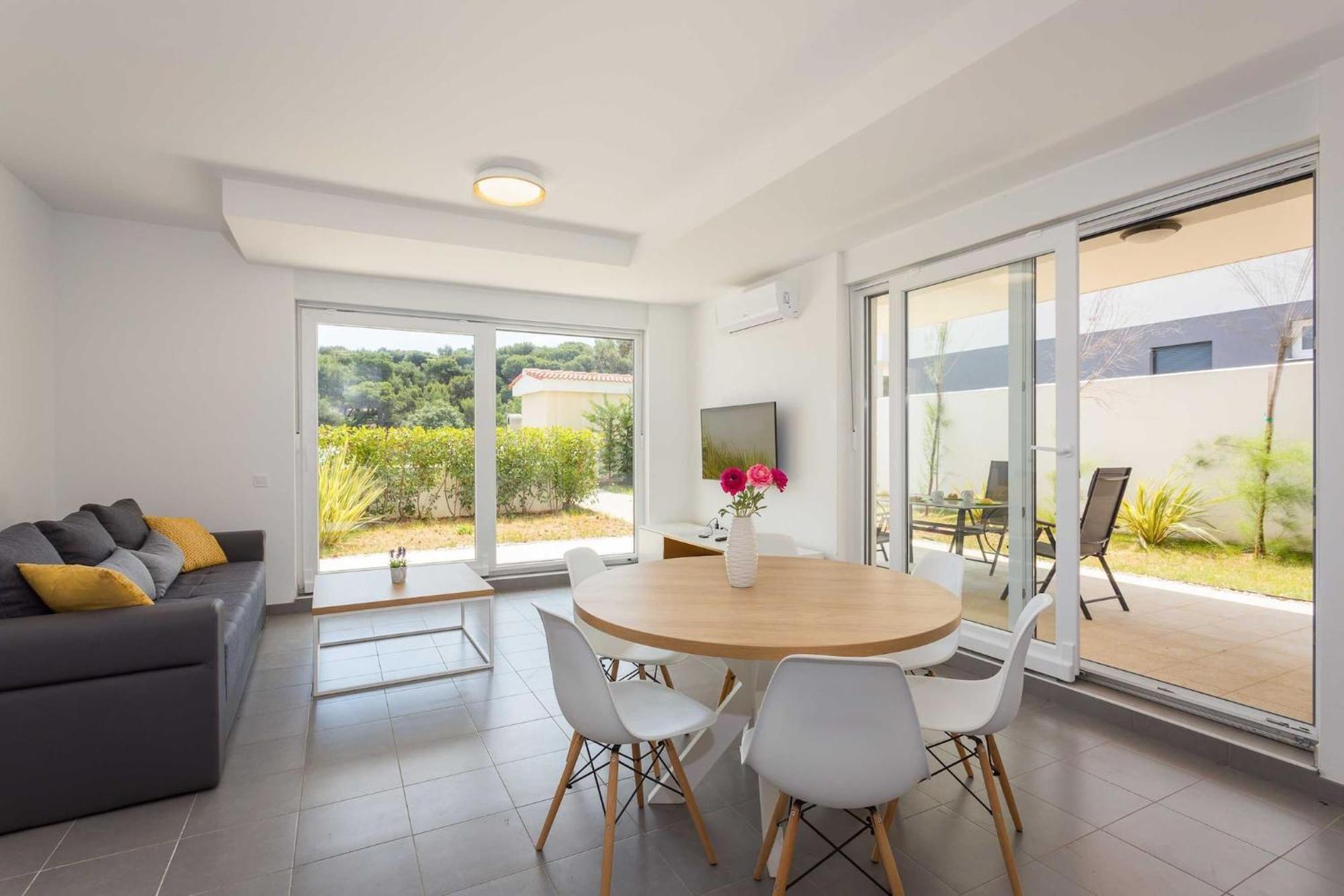 Apartments At Villa Frida เปรมันตูรา ภายนอก รูปภาพ