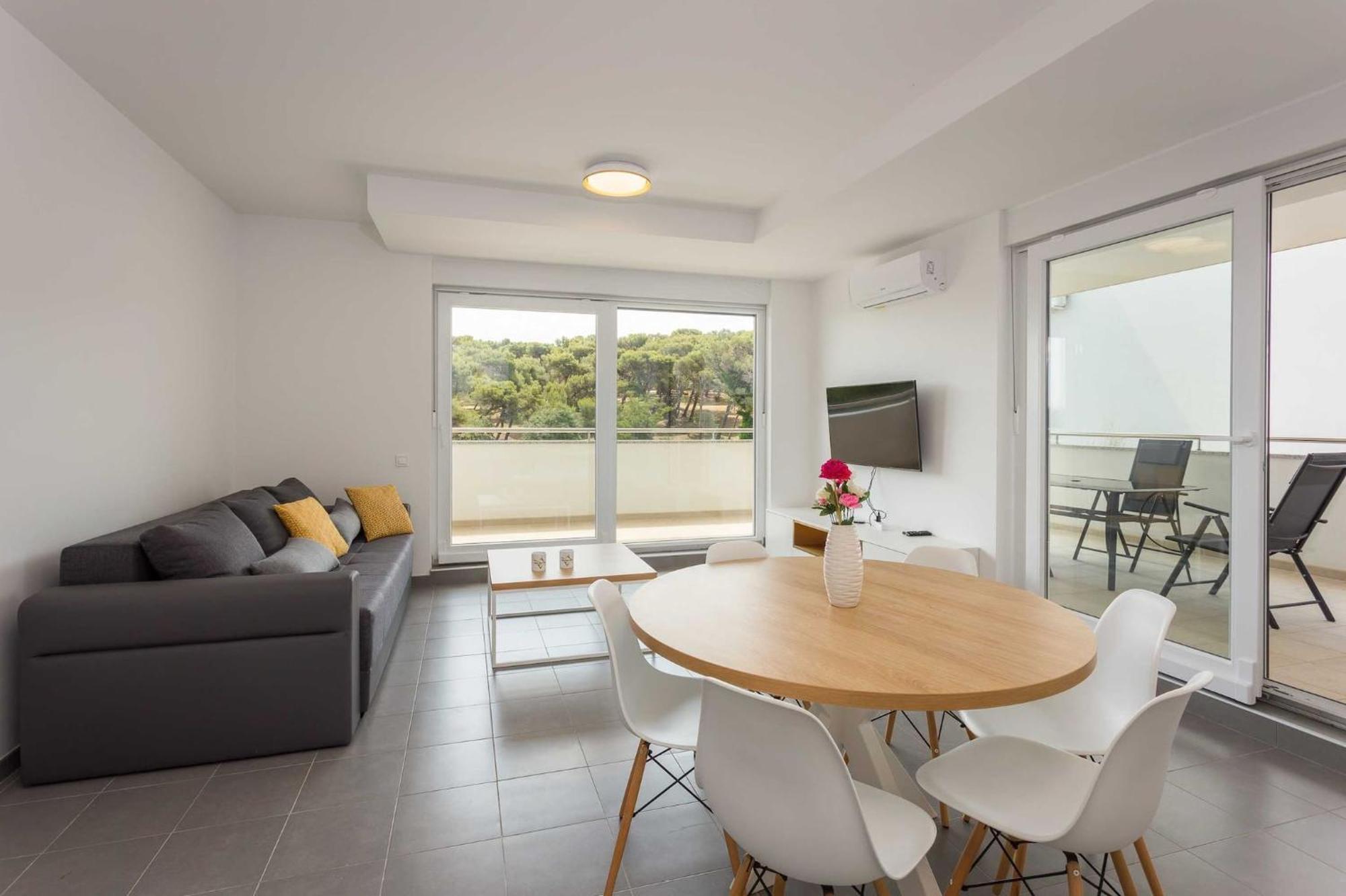 Apartments At Villa Frida เปรมันตูรา ภายนอก รูปภาพ