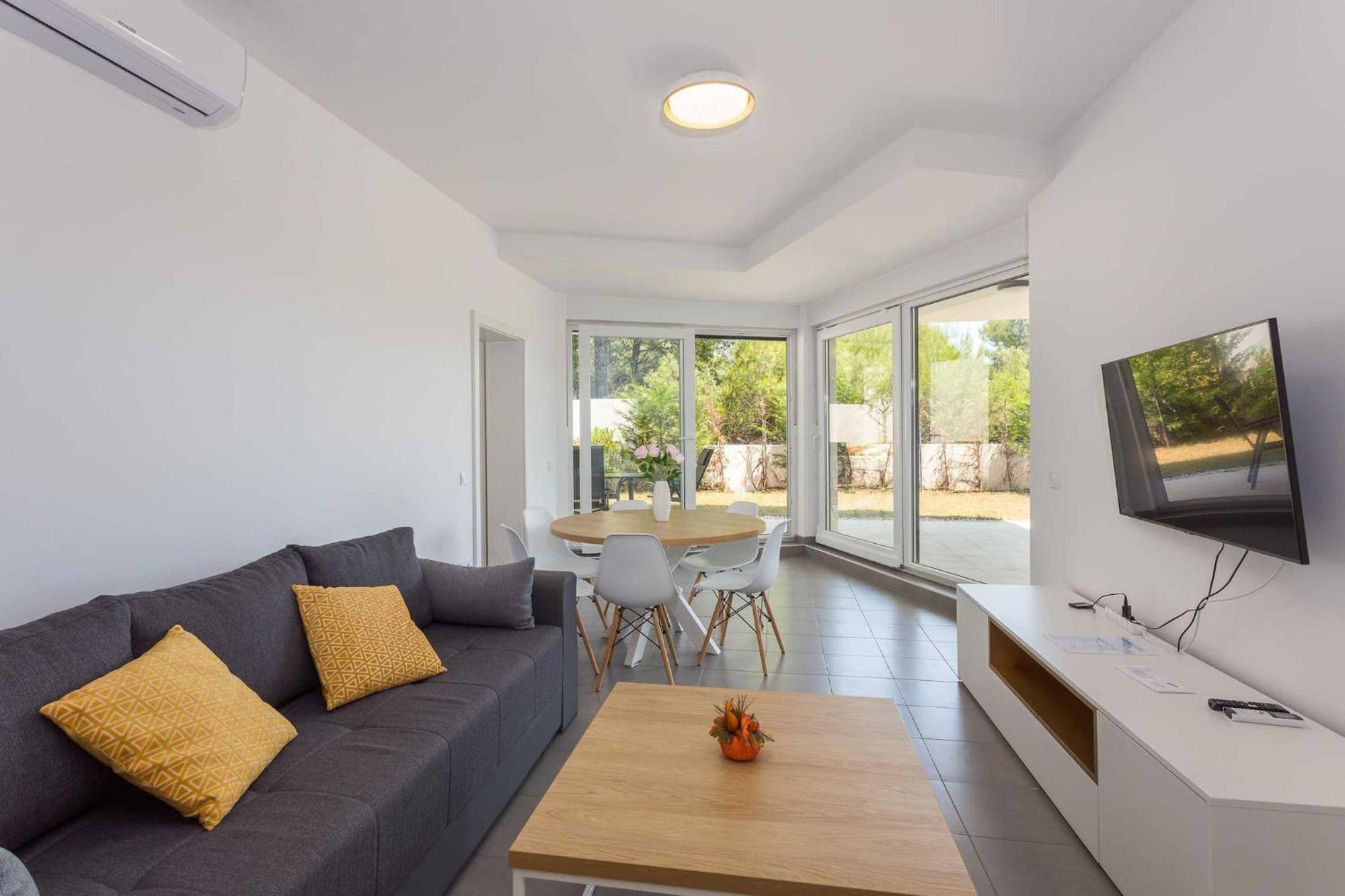 Apartments At Villa Frida เปรมันตูรา ภายนอก รูปภาพ
