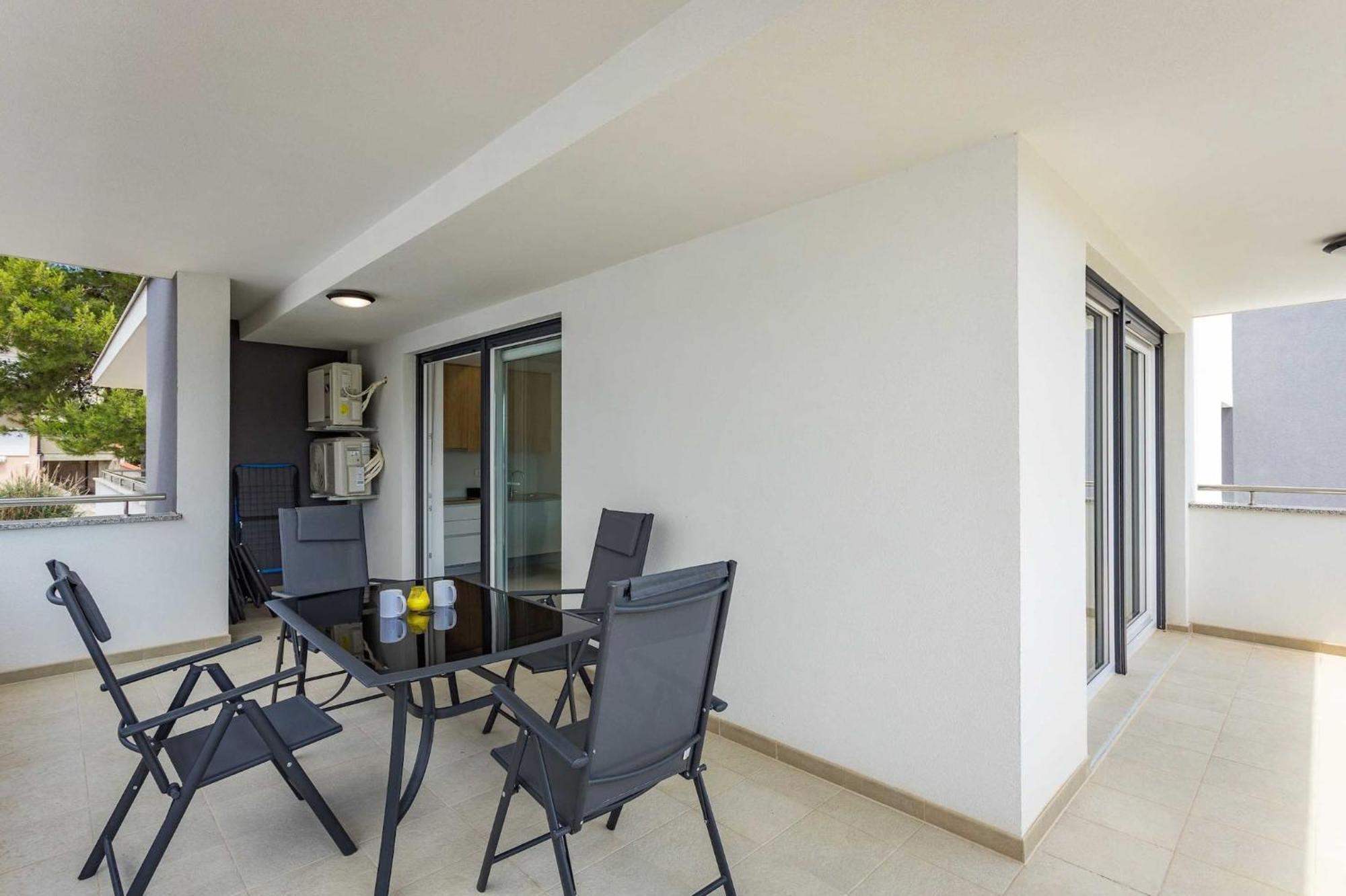 Apartments At Villa Frida เปรมันตูรา ภายนอก รูปภาพ