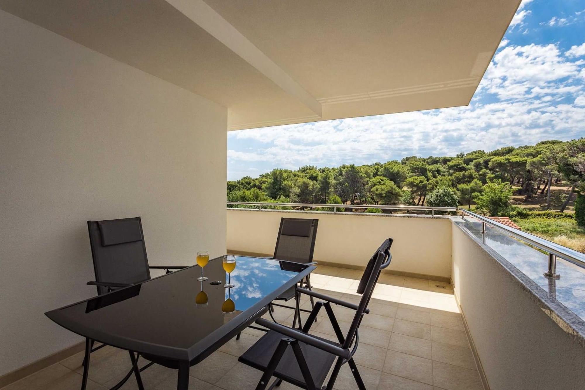 Apartments At Villa Frida เปรมันตูรา ภายนอก รูปภาพ