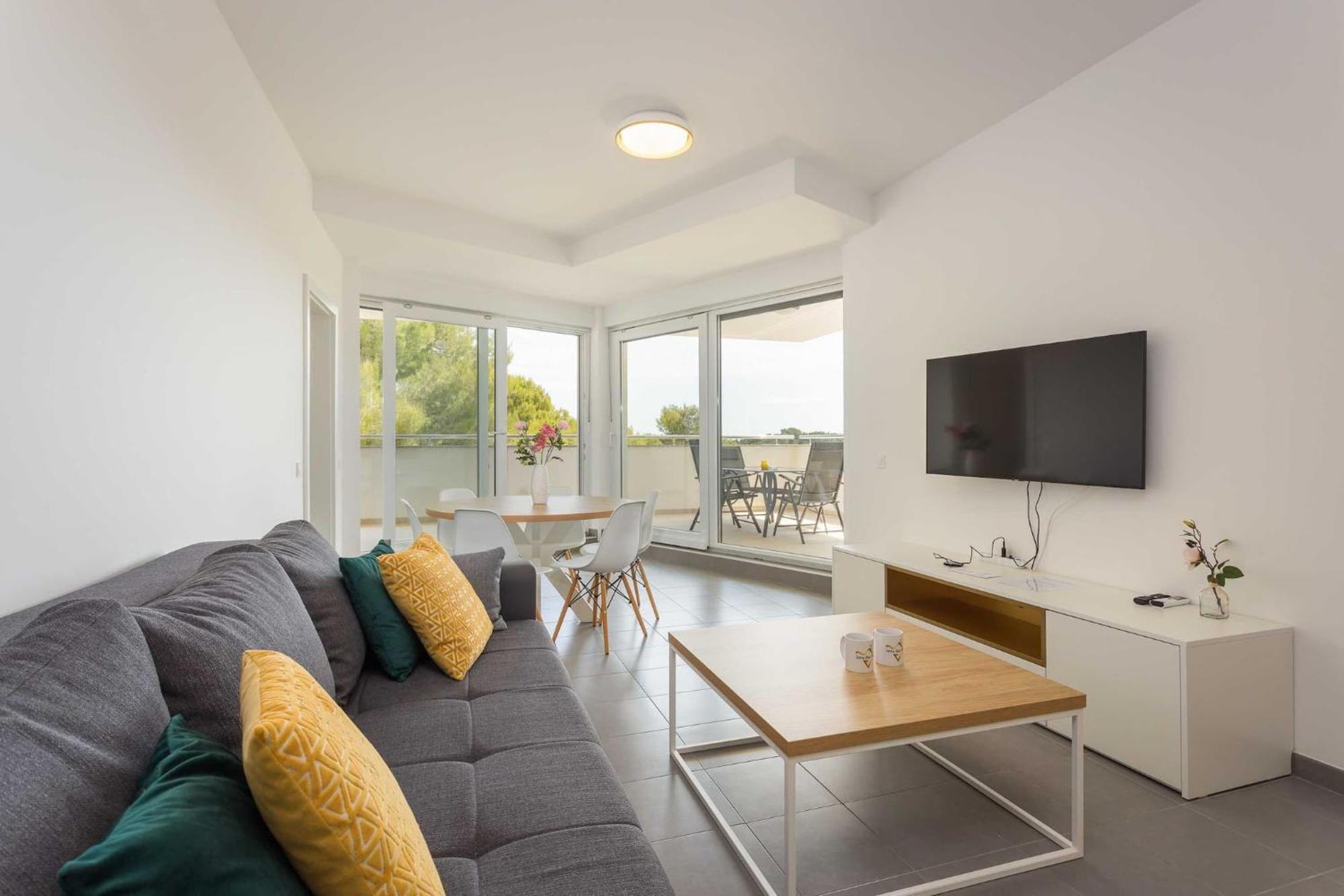 Apartments At Villa Frida เปรมันตูรา ภายนอก รูปภาพ