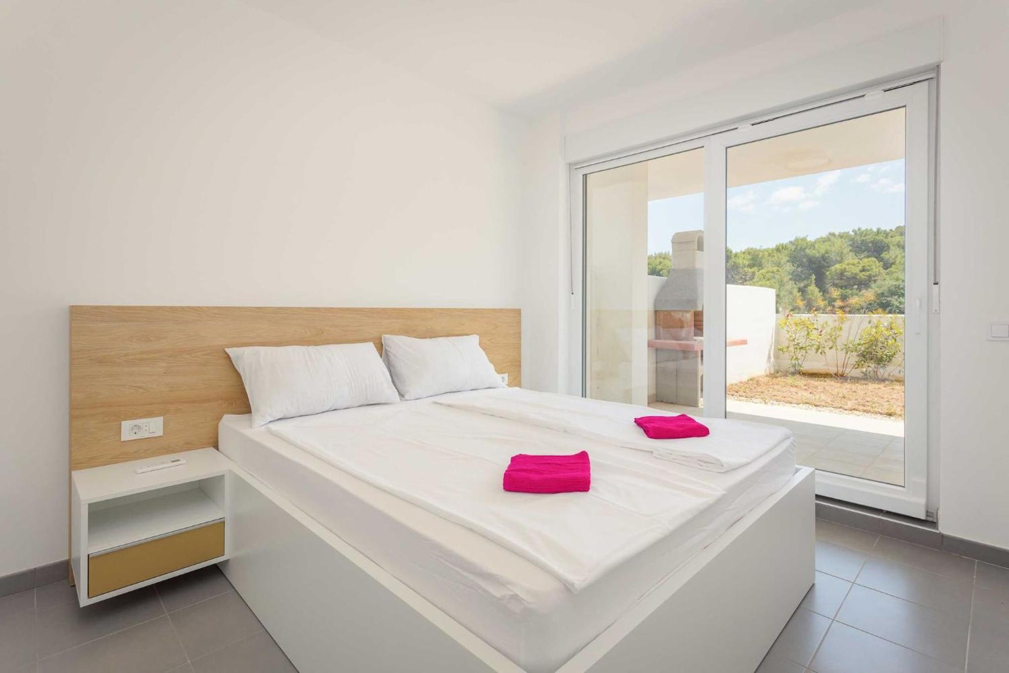 Apartments At Villa Frida เปรมันตูรา ภายนอก รูปภาพ