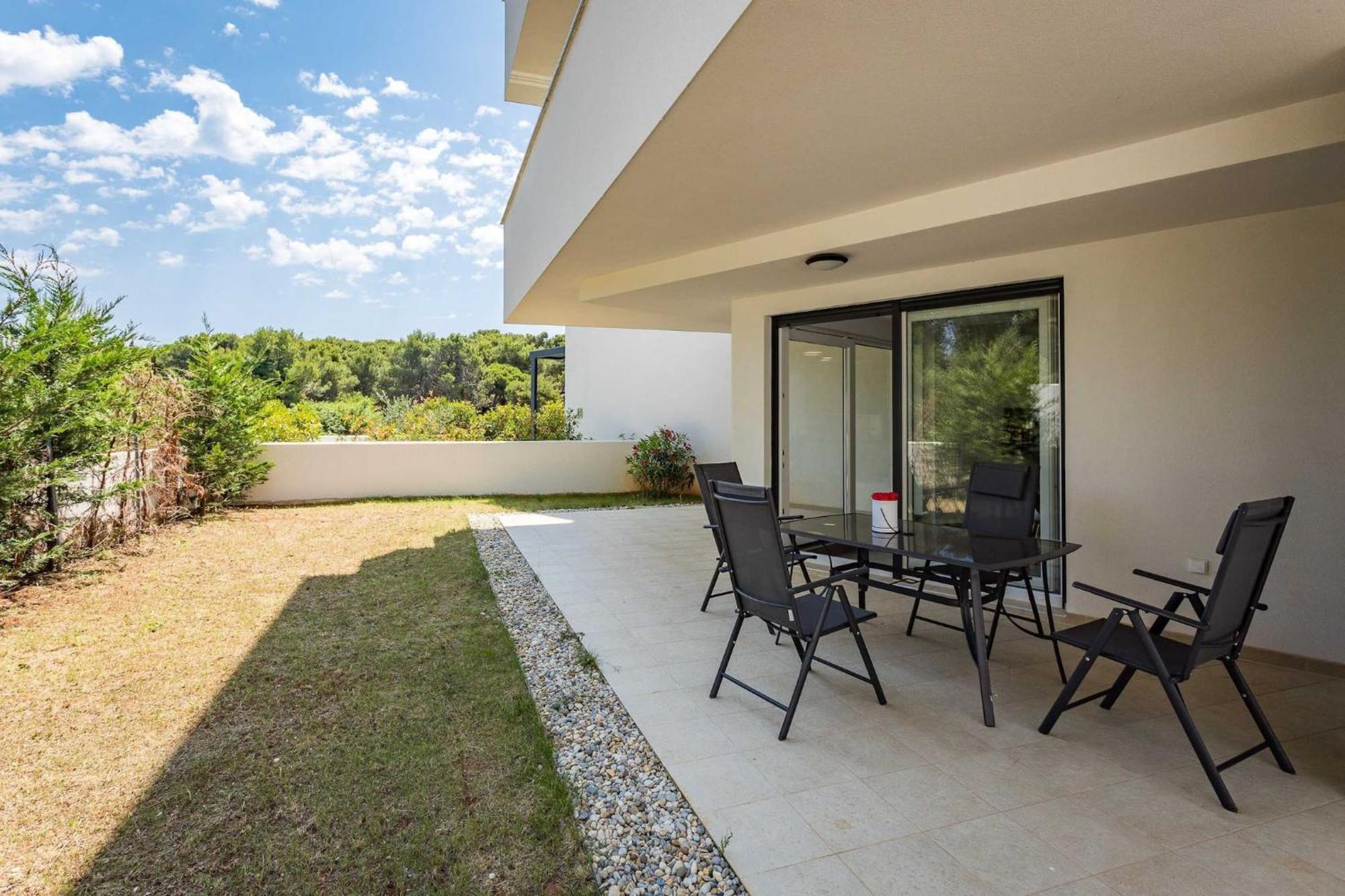 Apartments At Villa Frida เปรมันตูรา ภายนอก รูปภาพ